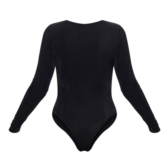 Pretty Little Thing BLACK ACETATE SLINKY SCOOP NECK LONG SLEEVE BODYSUIT - Picture 4 of 7